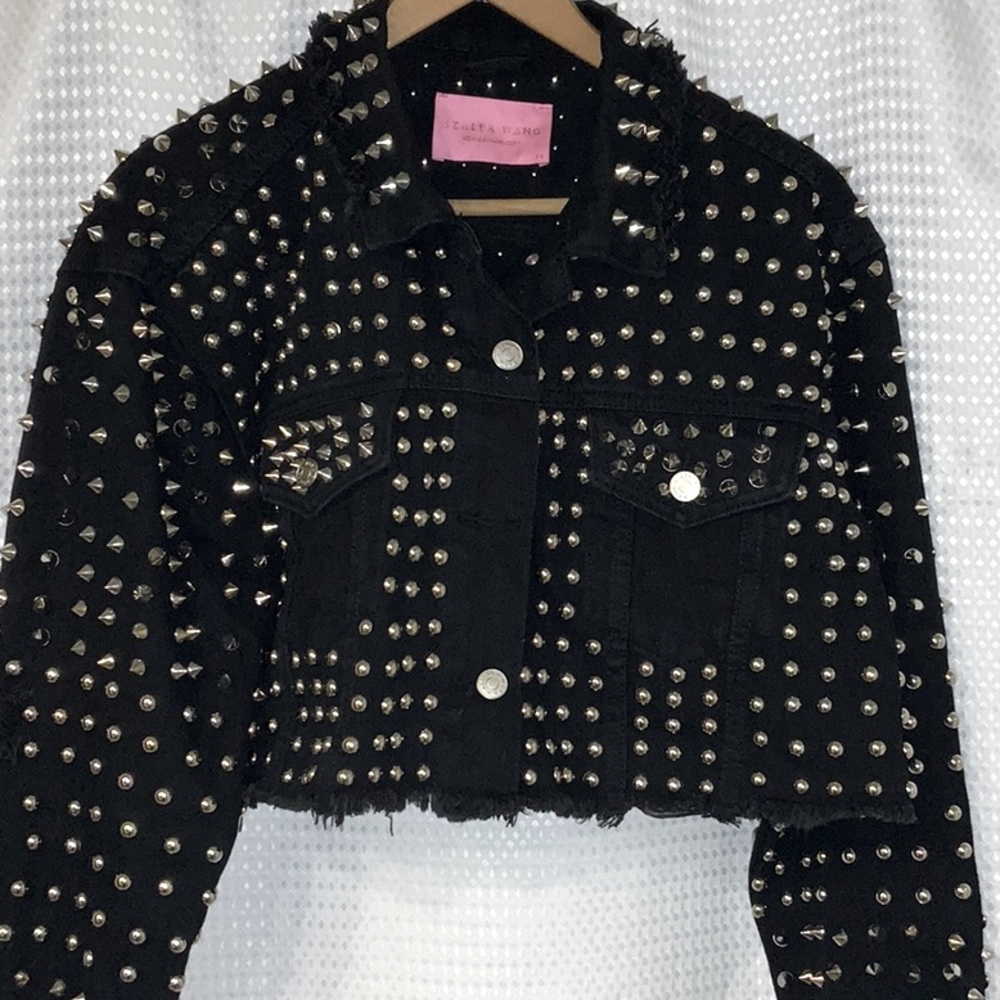 DISTRESSED DENIM CROP STUD JACKET